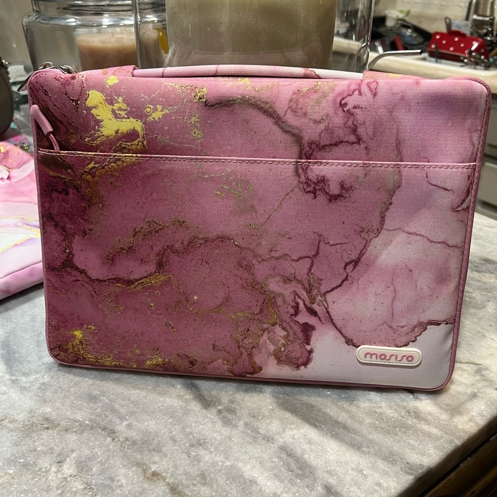 Mosiso protective case. ( bought it for MAC book).